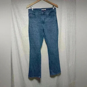 Levi's 725 Highrise boot cut jeans. Ladies  Size 31x30